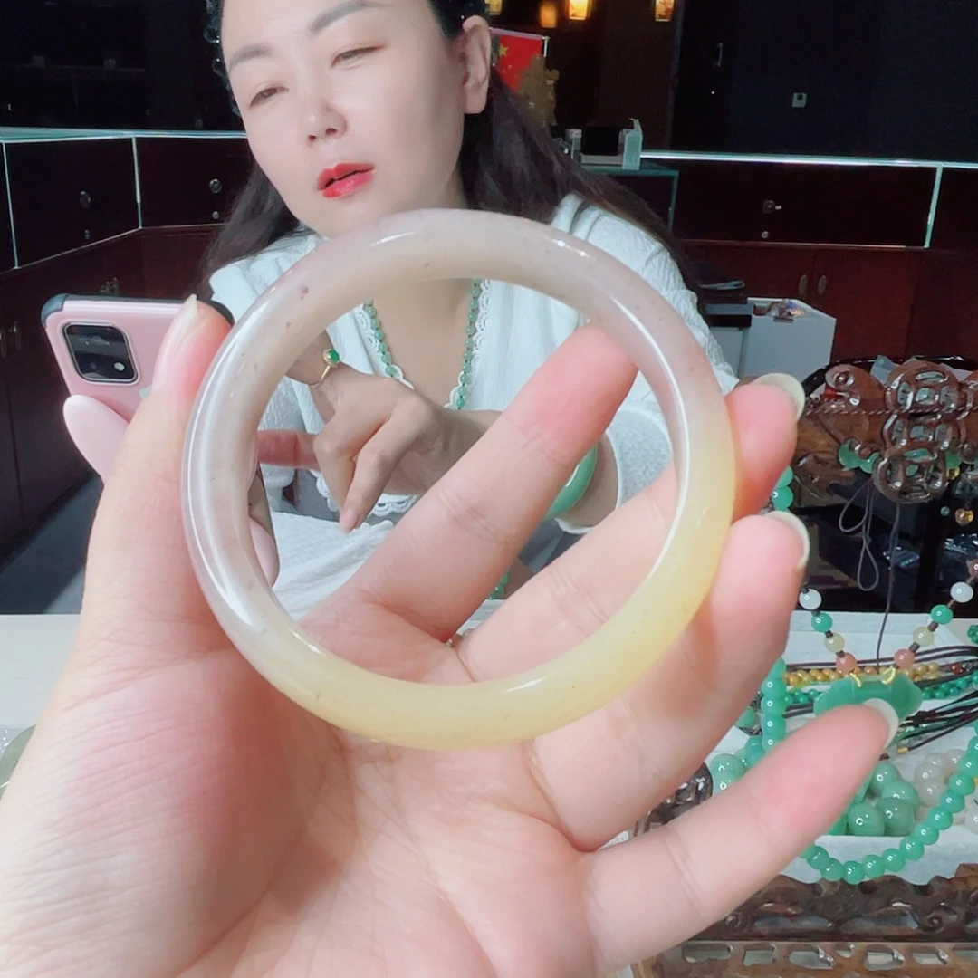 颈饰未镶嵌密玉（石英质玉）58