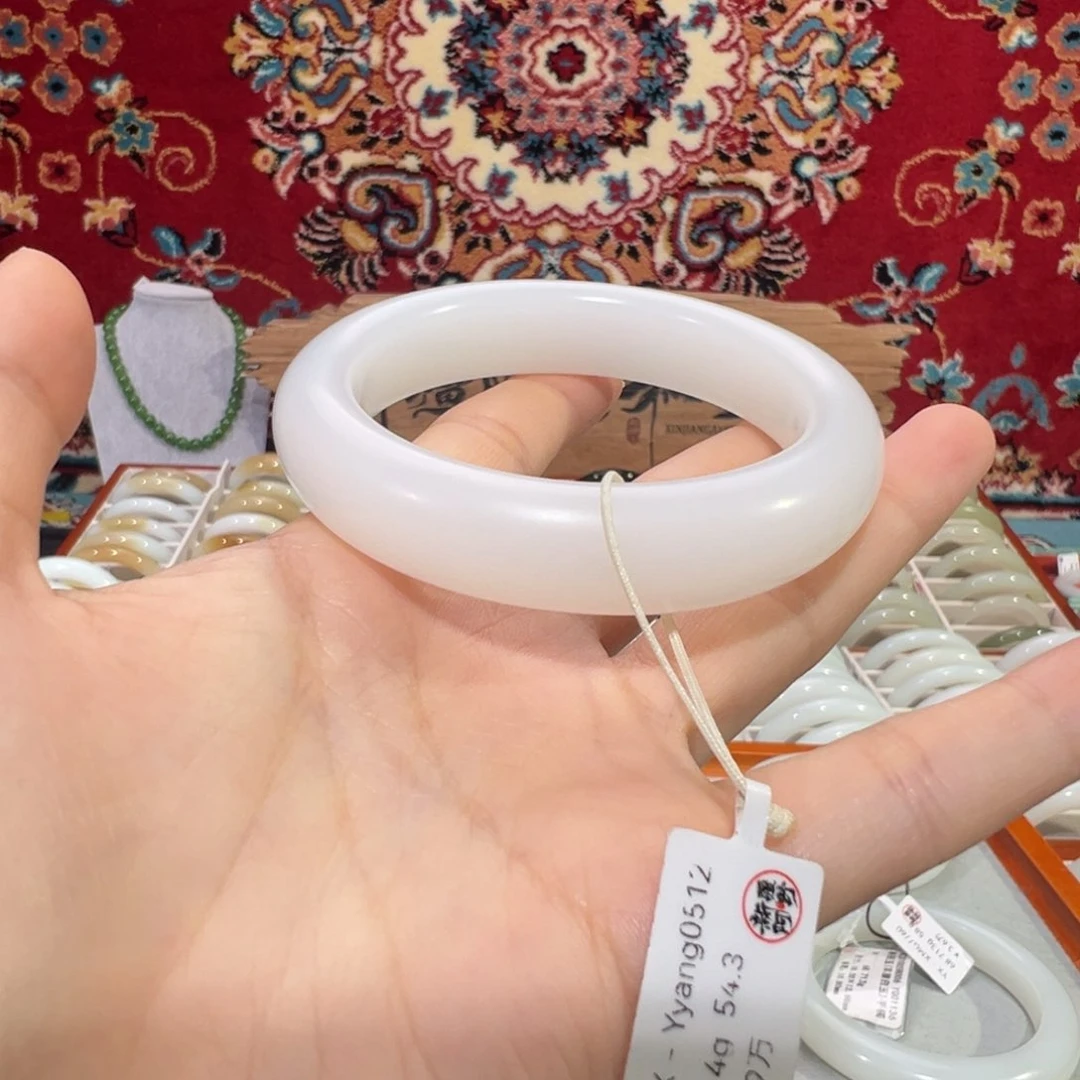 未镶嵌手镯和田玉新疆羊脂白玉手镯