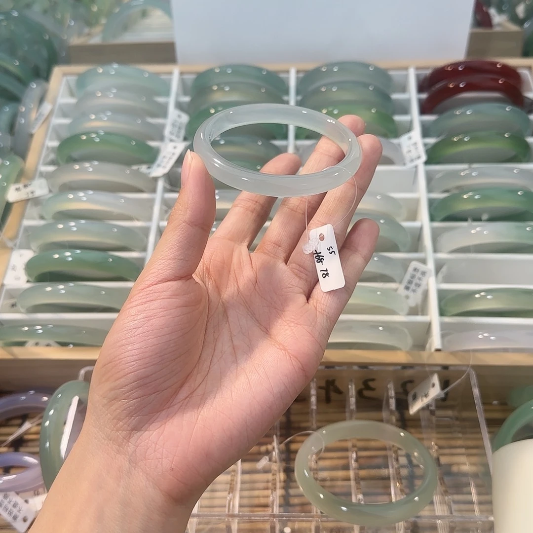 玛瑙/玉髓未镶嵌手镯圈口55