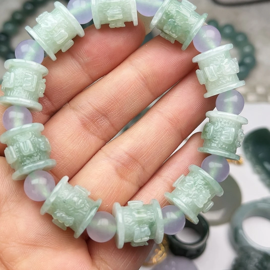 翡翠手镯未镶嵌翡翠