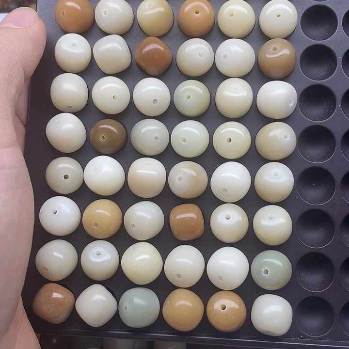 吊坠白玉菩提14三色桶50颗➕灯牌宠10颗