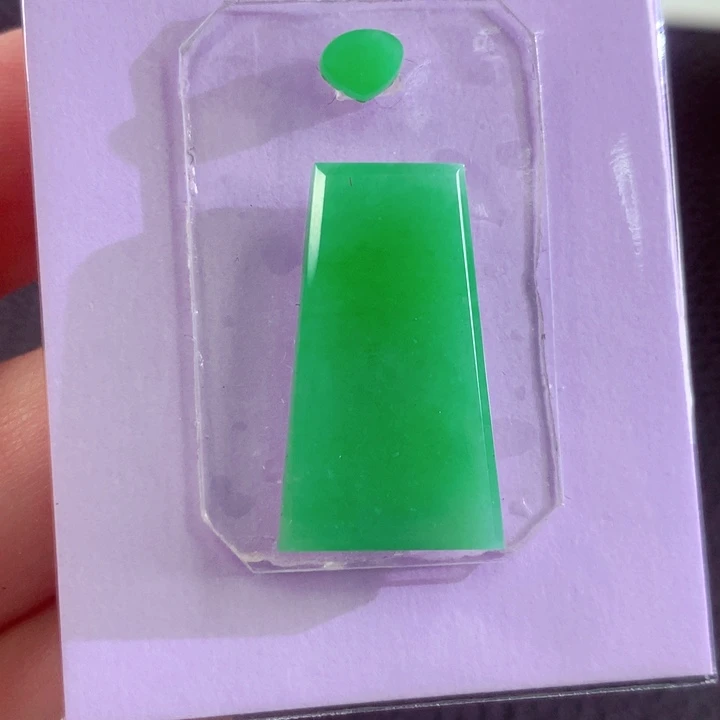 定制翡翠未镶嵌翡翠