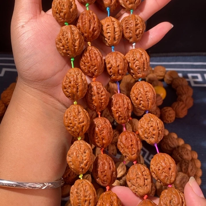 手串文玩核桃……46