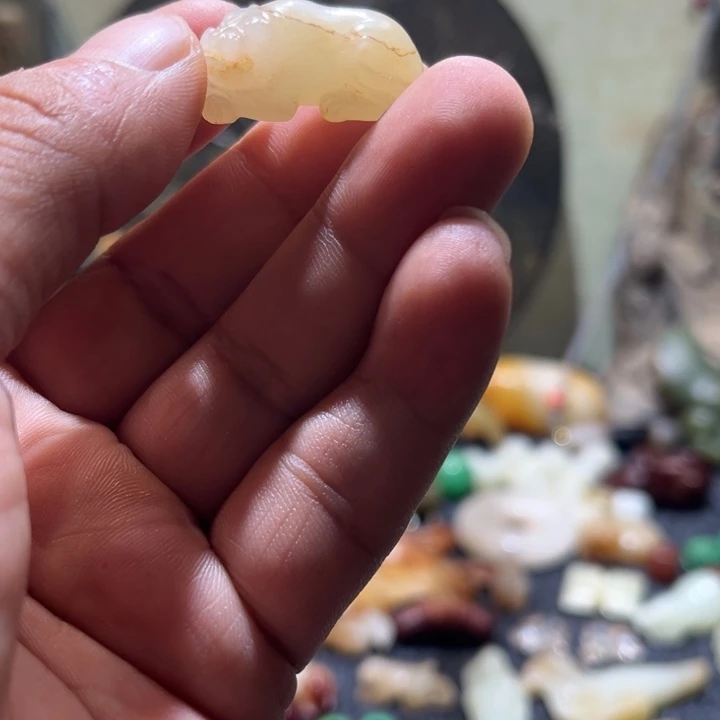 和田玉（糖玉）未镶嵌颈饰