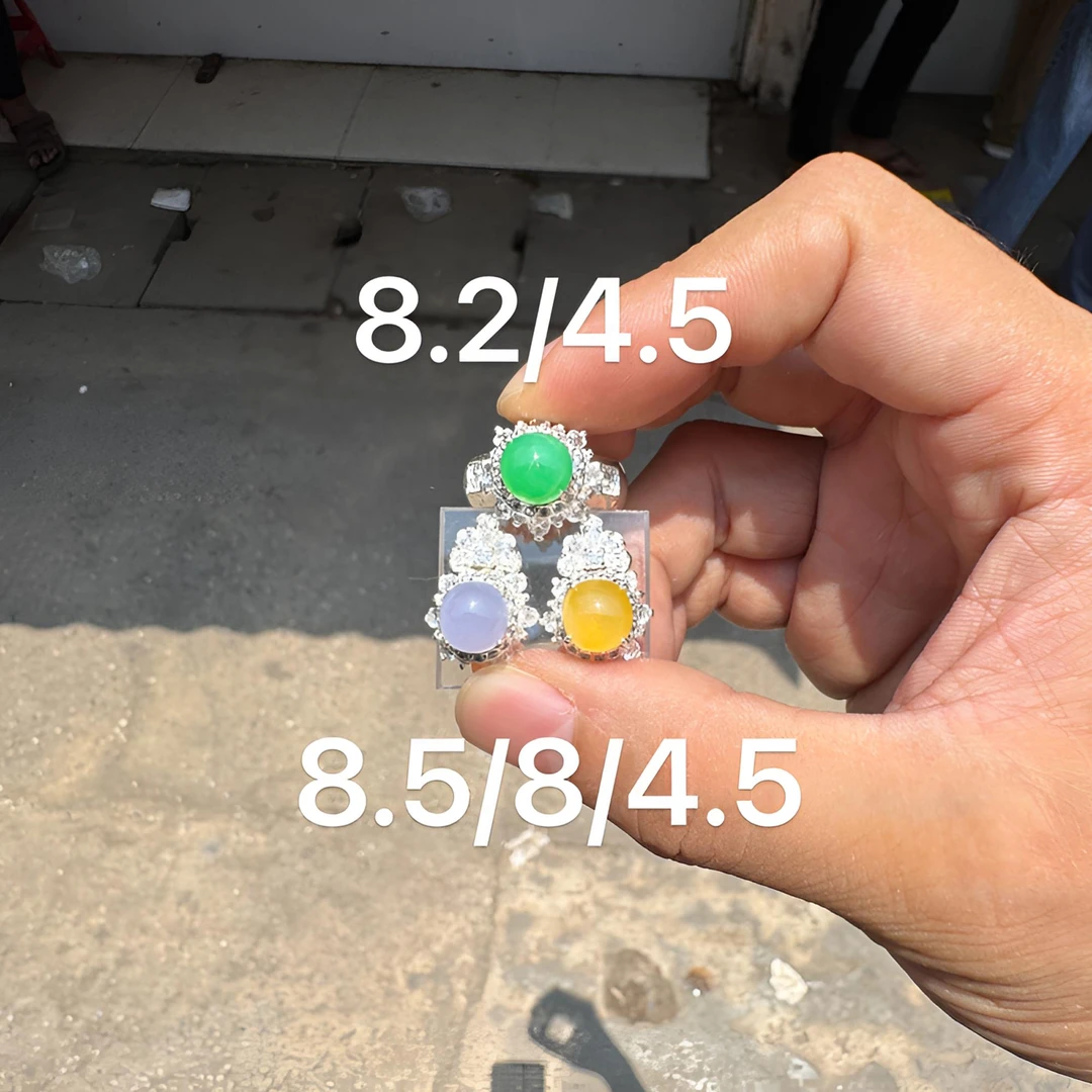 0528(小哪吒在源头)冰种翡翠正圆三彩糖果戒面干净肉细荧光足M120