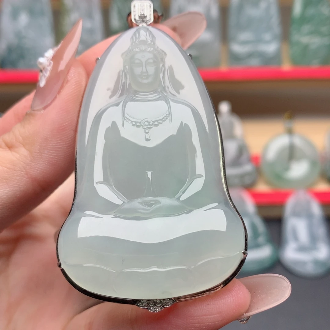 苏***厂翡翠18K金镶嵌颈饰素衣观音