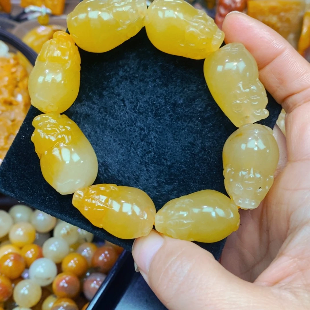 未镶嵌石英质玉（黄龙玉）手链