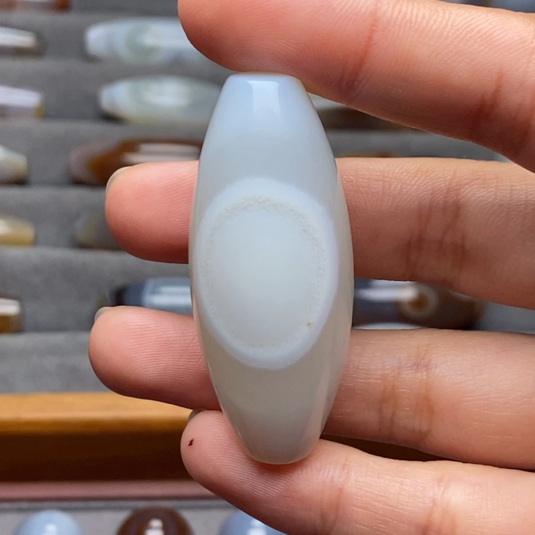 z***8玛瑙/玉髓颈饰未镶嵌玛瑙天珠