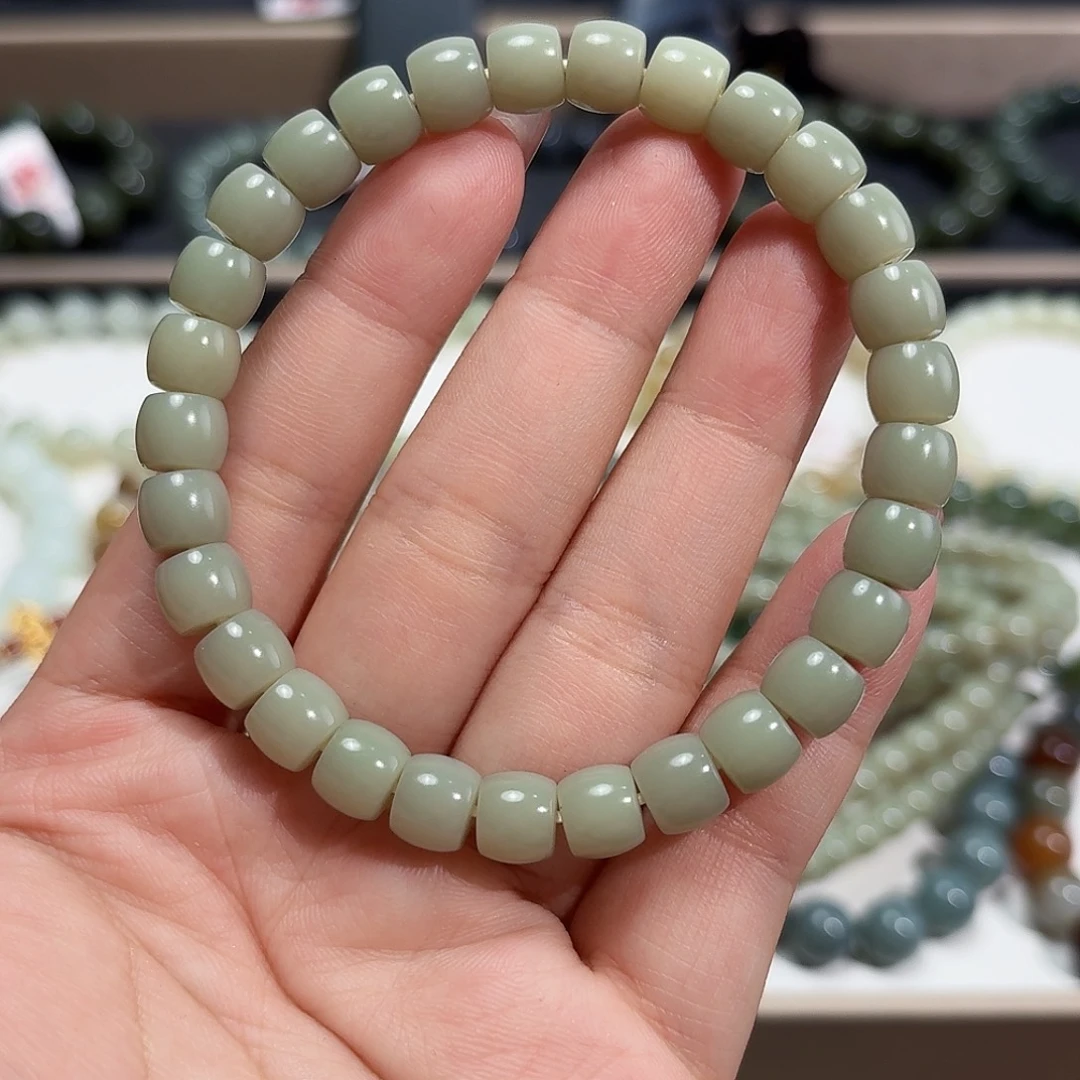 未镶嵌手链和田玉且末特细 8.3