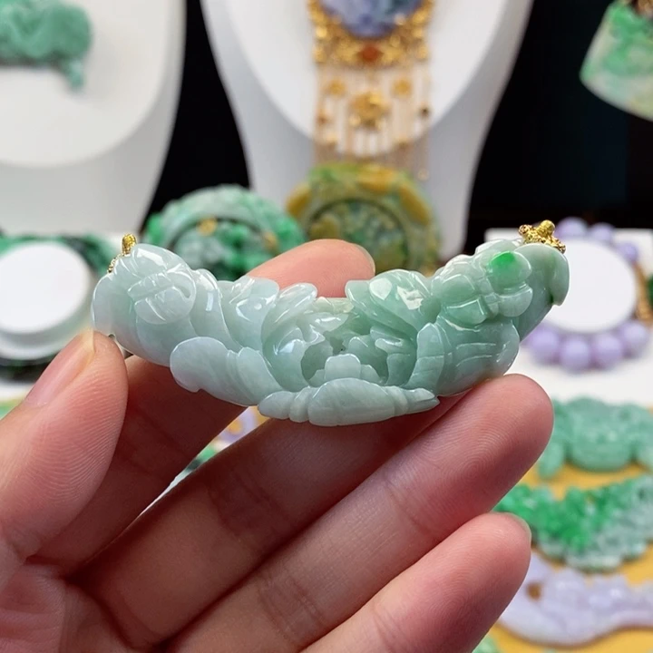 翡翠颈饰未镶嵌翡翠吊坠