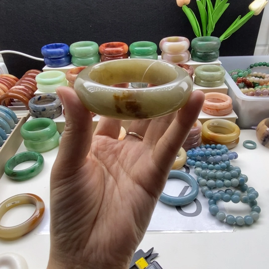 石英质玉未镶嵌手镯