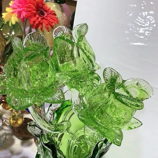 琉璃花瓶高45厘米宽9厘米