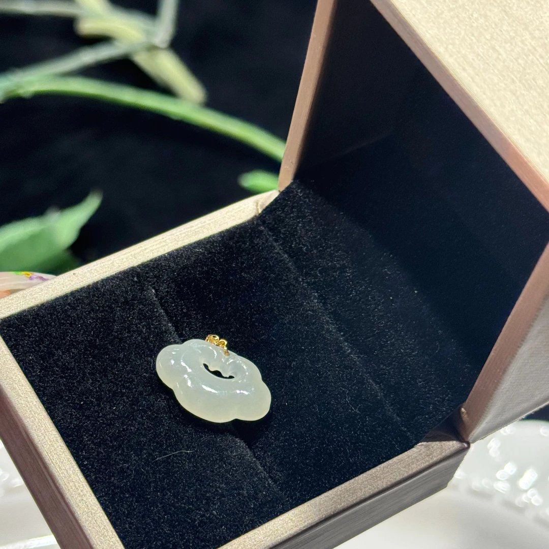 【长宁】祥云如意 和田玉平安锁吊坠母亲节礼物