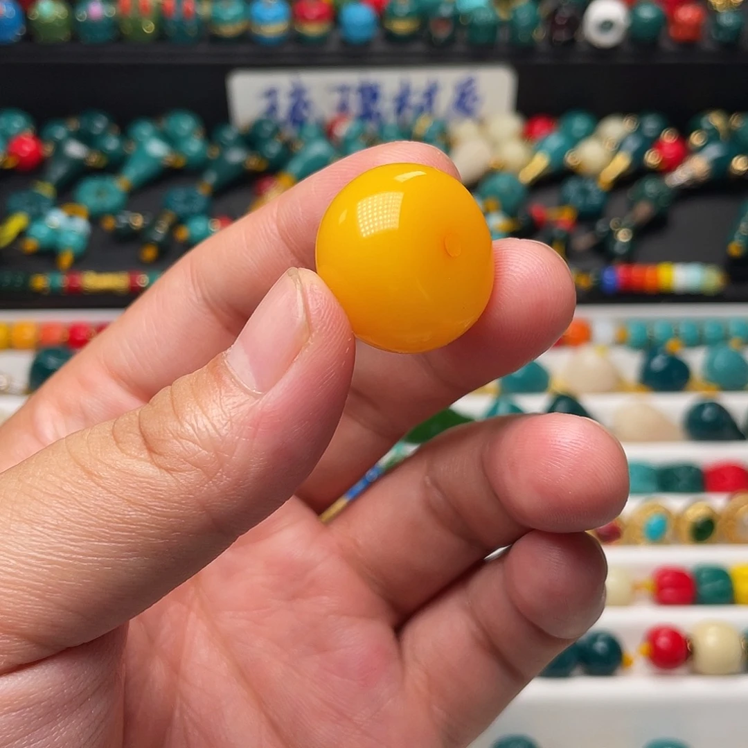 琉璃颈饰树脂材质