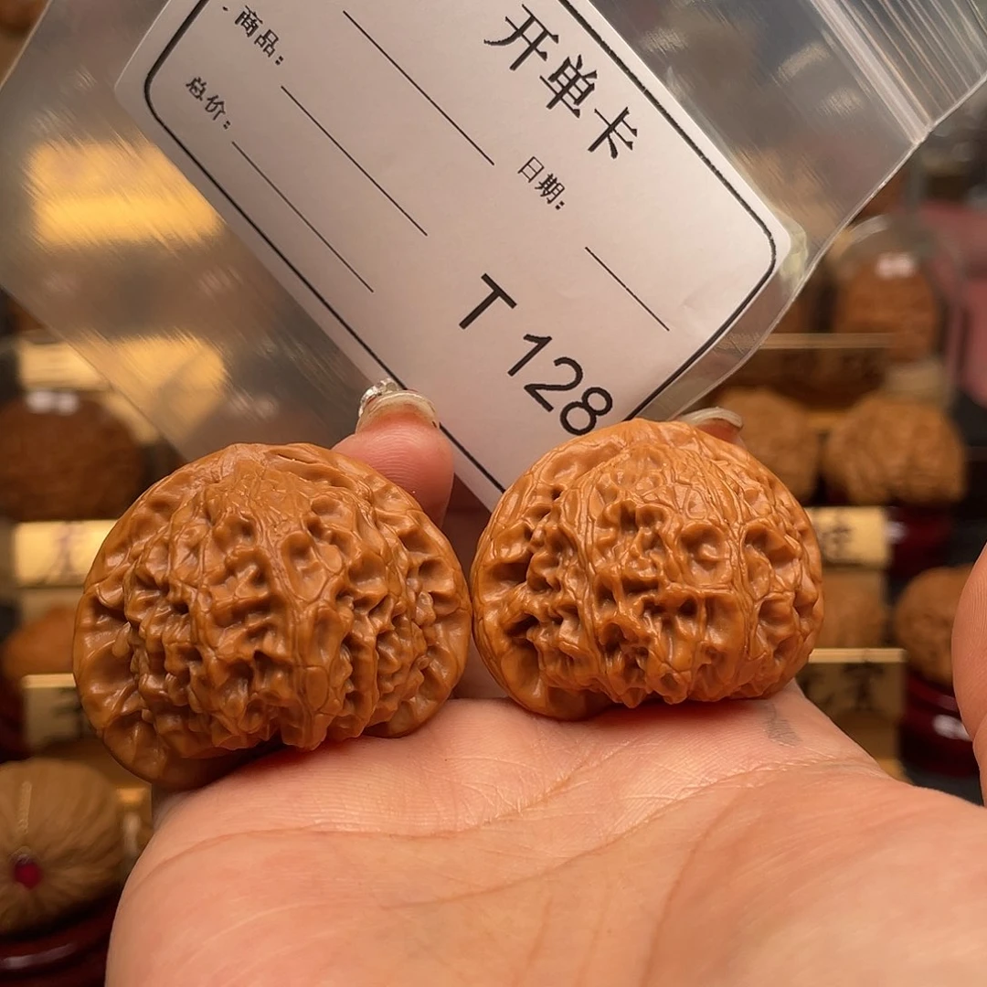 文玩核桃把件人*宫灯42。128