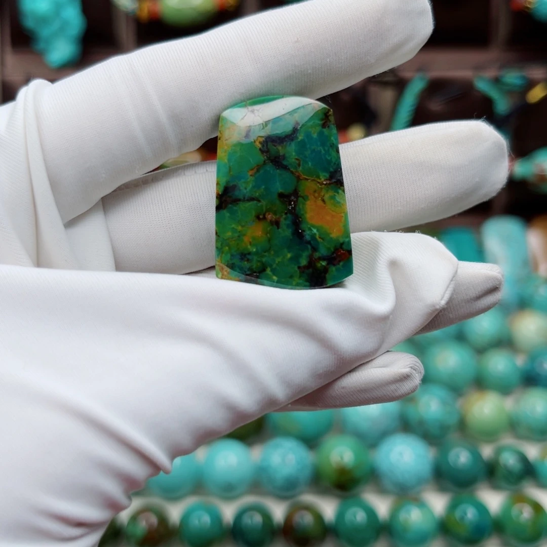 巜***胜绿松石未镶嵌原矿