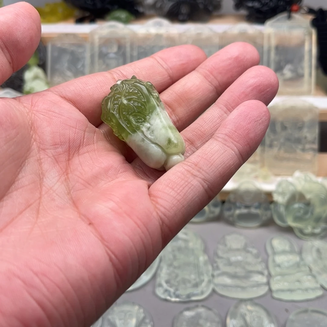 未镶嵌蛇纹石玉颈饰