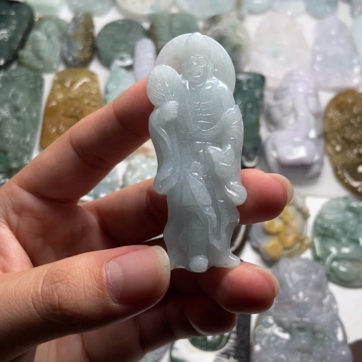 翡翠未镶嵌颈饰济公55