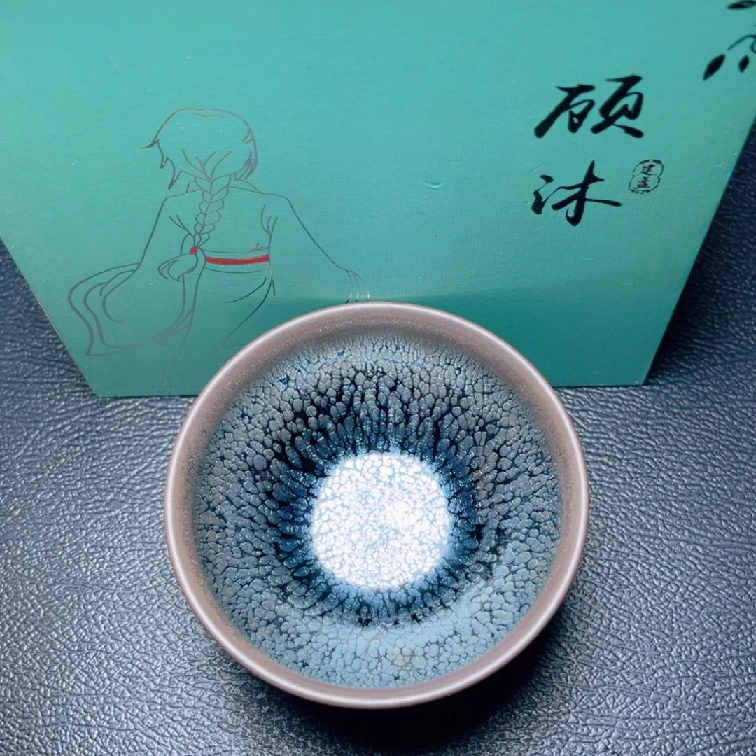 茶盏滴滴答答的声音响