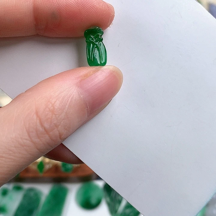 颈饰18K金镶嵌翡翠8633654678