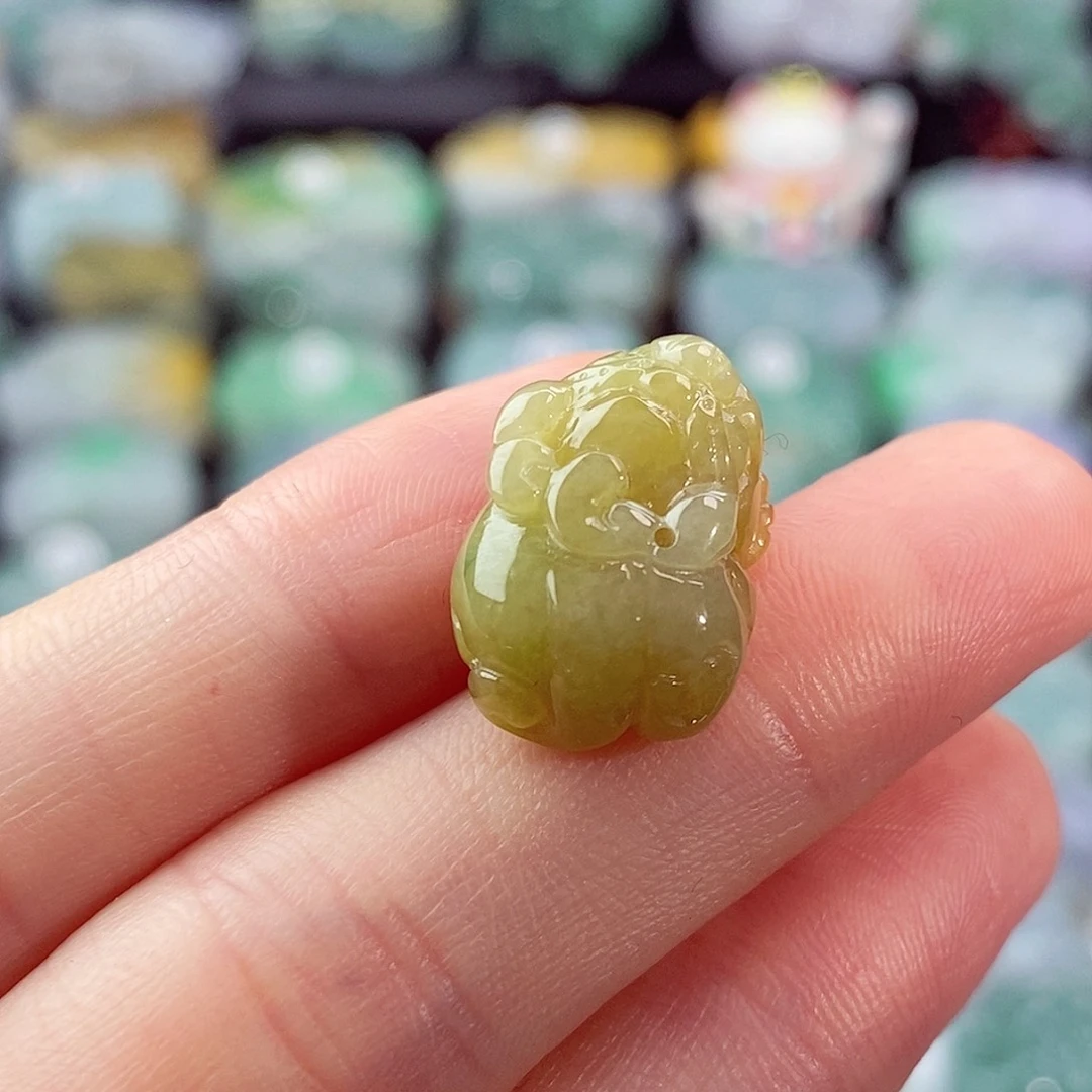 颈饰未镶嵌翡翠天然