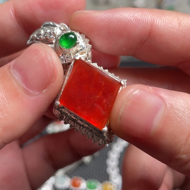 翡翠未镶嵌颈饰缅甸天然翡翠