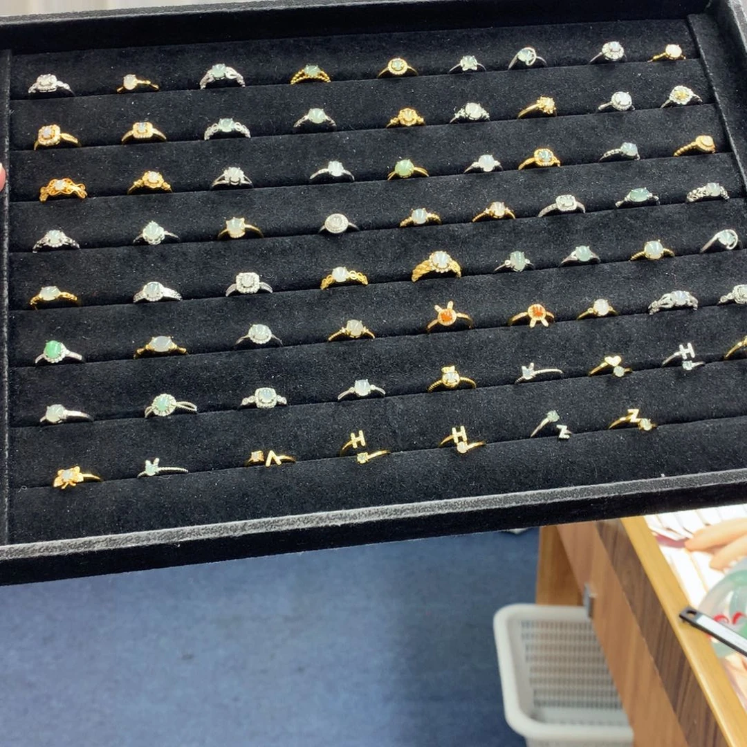 未镶嵌戒圈翡翠多样性发一