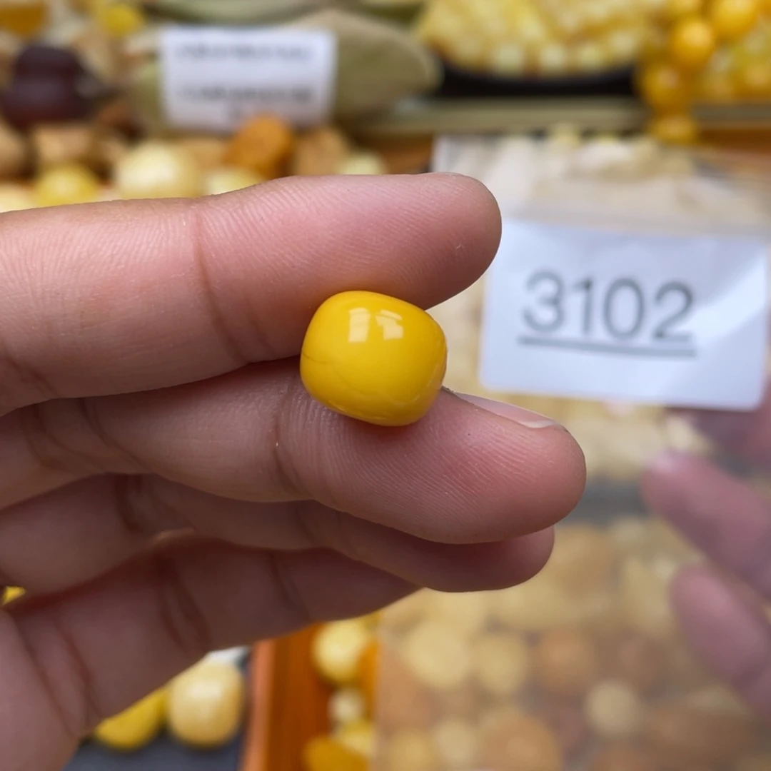 琥珀珠宝奇石未镶嵌12.4