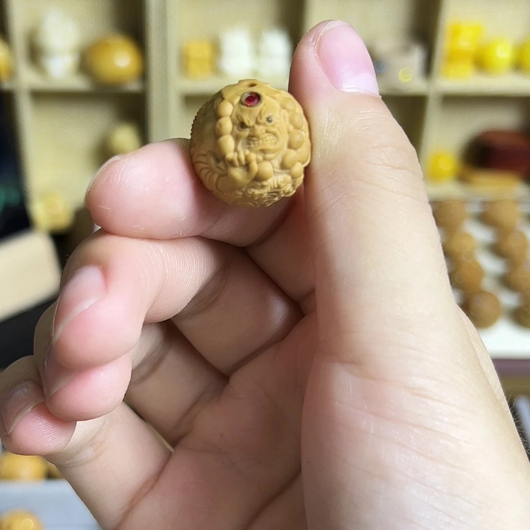吊坠猴头核桃镶嵌单颗祥龙罗汉