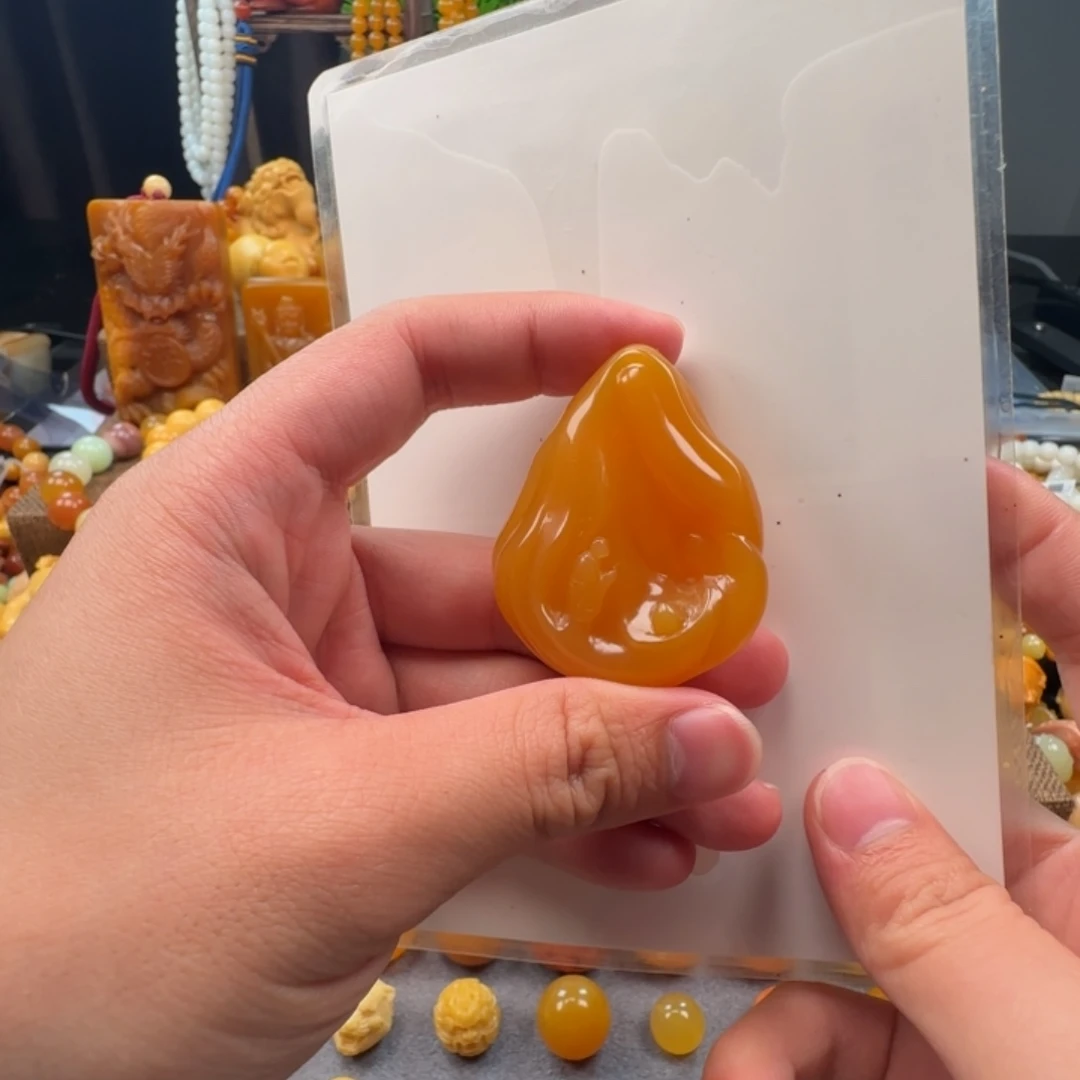 颈饰未镶嵌石英质玉
