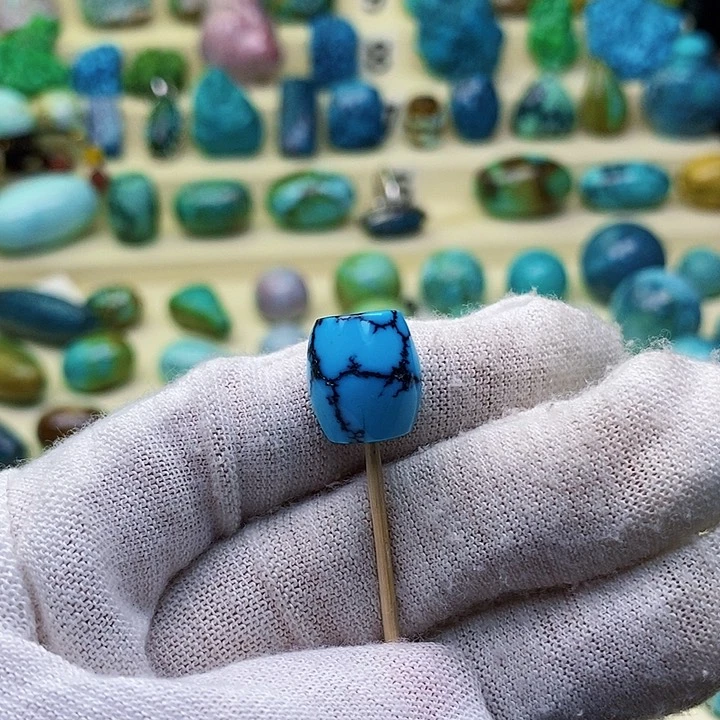 绿松石配饰未镶嵌