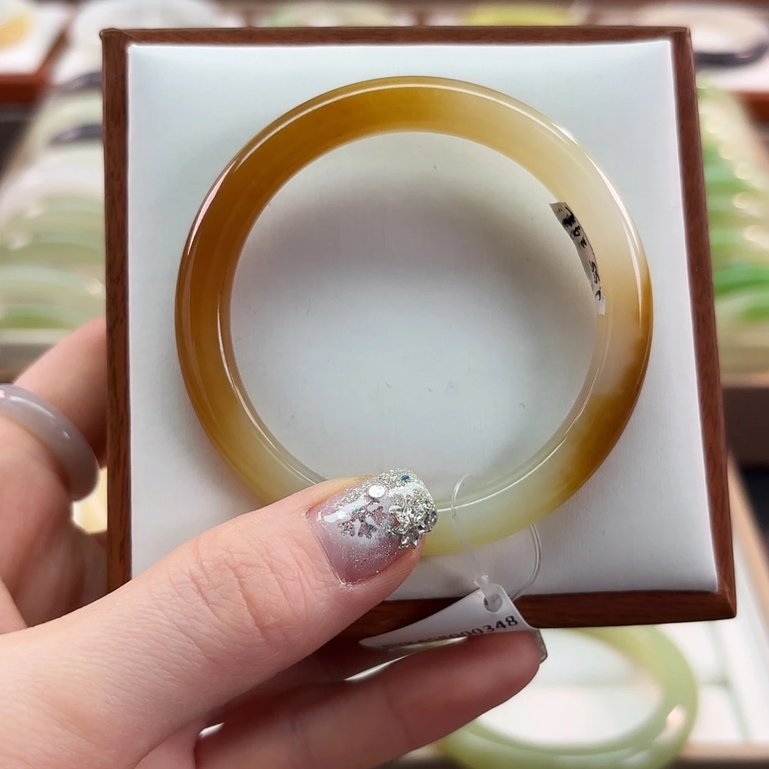 和田玉未镶嵌手镯【枫叶红糖 美人】