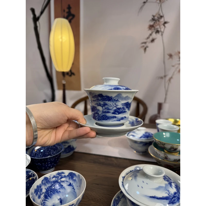 青花山水手绘三才盖碗马蹄