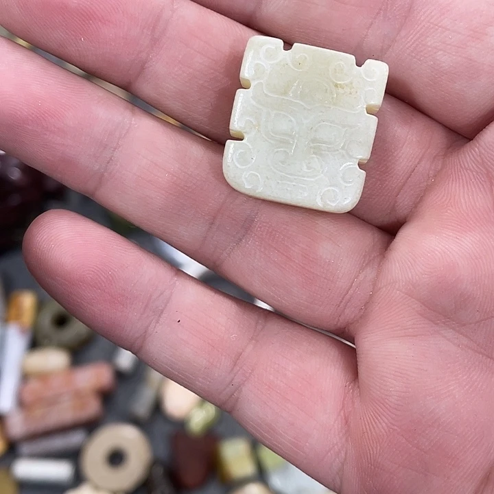 和田玉（糖玉）未镶嵌挂件