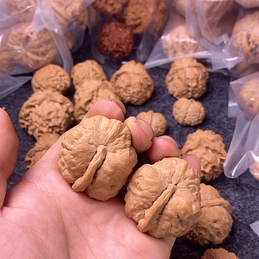 【闪购商品】文玩核桃吊坠?*蛤蟆头一根筋