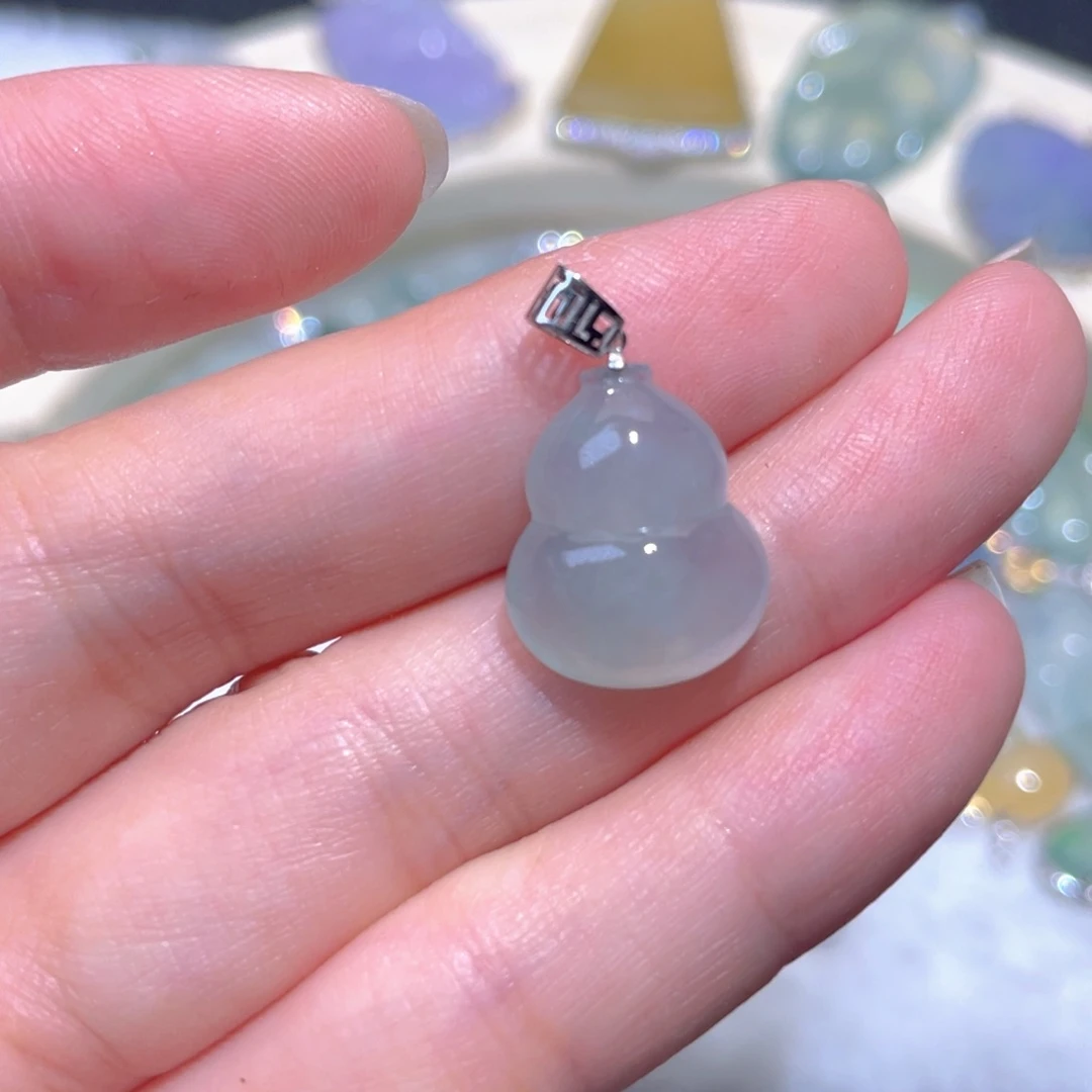 翡翠18K金镶嵌颈饰翡翠