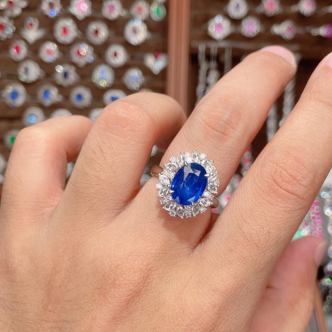 戒指蓝宝石18K金镶嵌3.12ct 皇家蓝