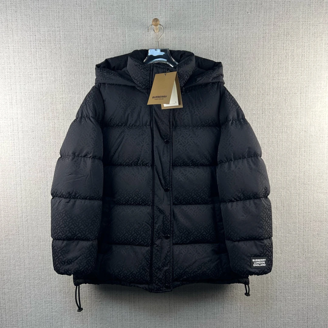 未使用 BURBERRY/博柏利 字母徽标可拆卸帽长袖羽绒服/尺码L/9132