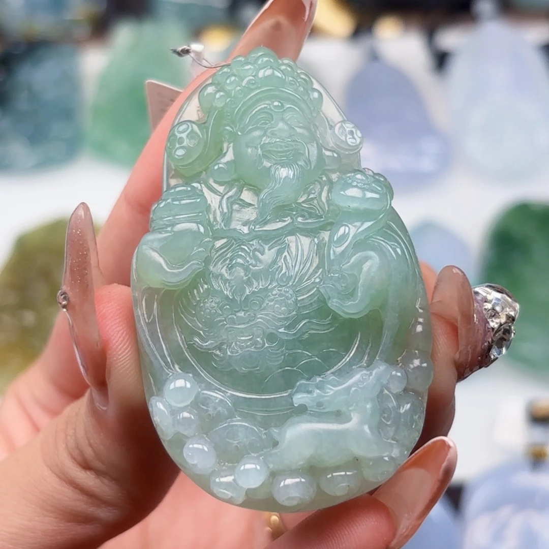 翡翠未镶嵌颈饰财神