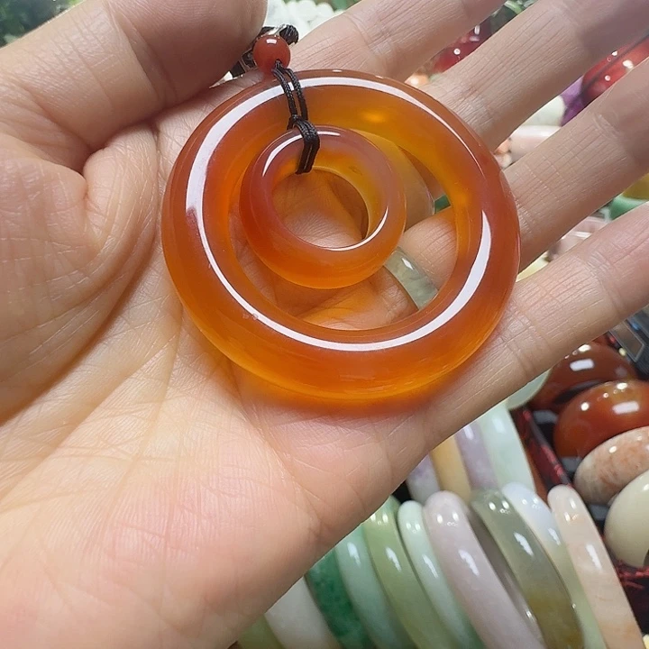 小***运玛瑙/玉髓未镶嵌颈饰