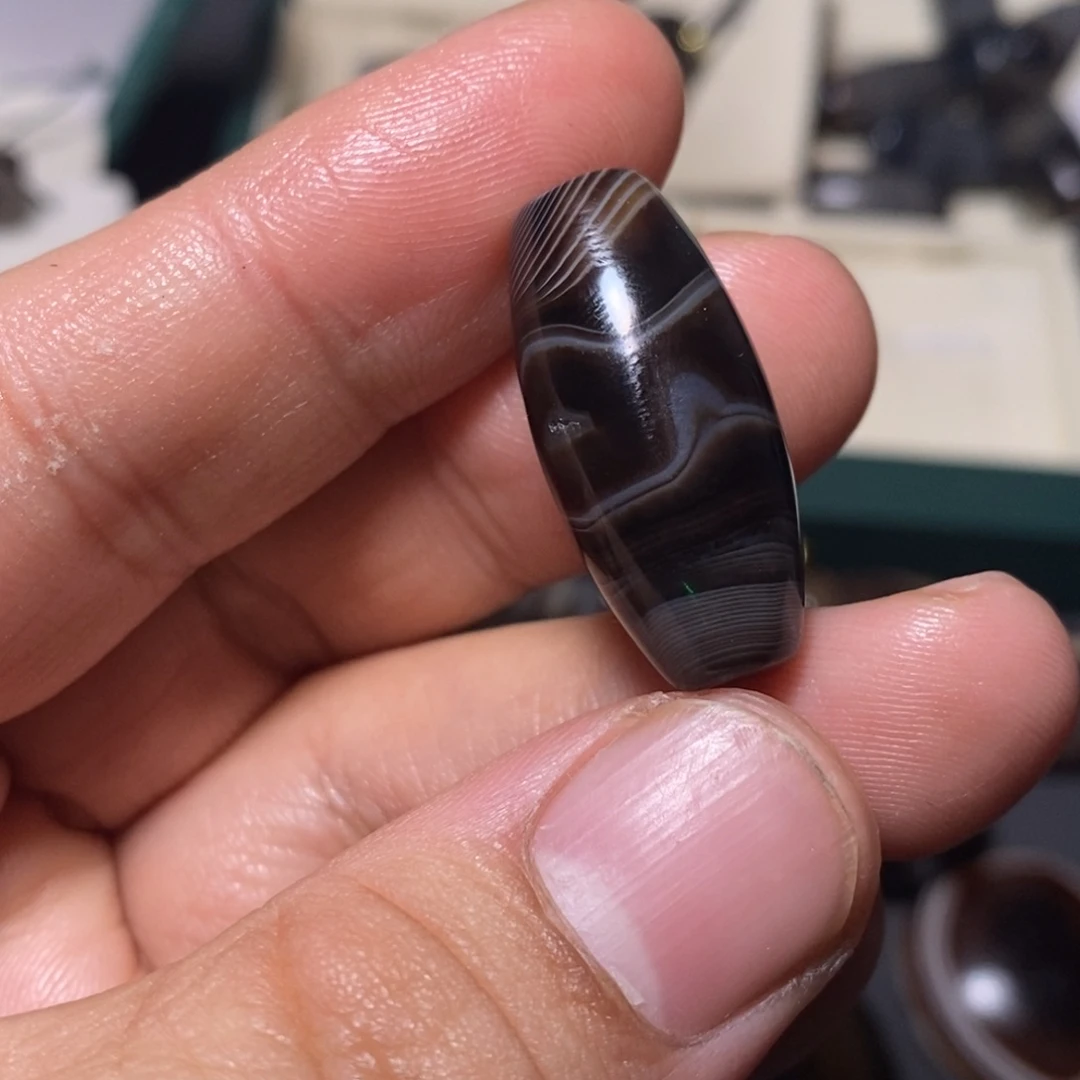 熊***重玛瑙/玉髓未镶嵌珠宝半成品