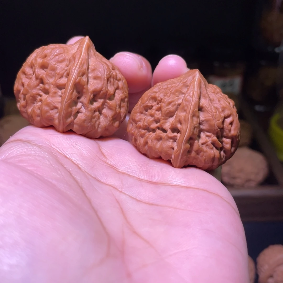 文玩核桃把件凹底