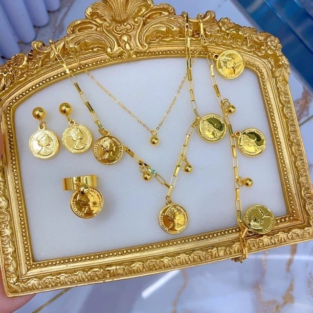 铜合金耳饰 1790新款四件套时尚百搭复古素款经典女王浅金金色