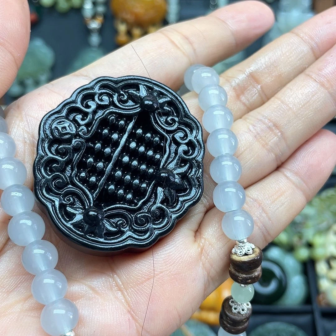 蛇纹石玉未镶嵌颈饰