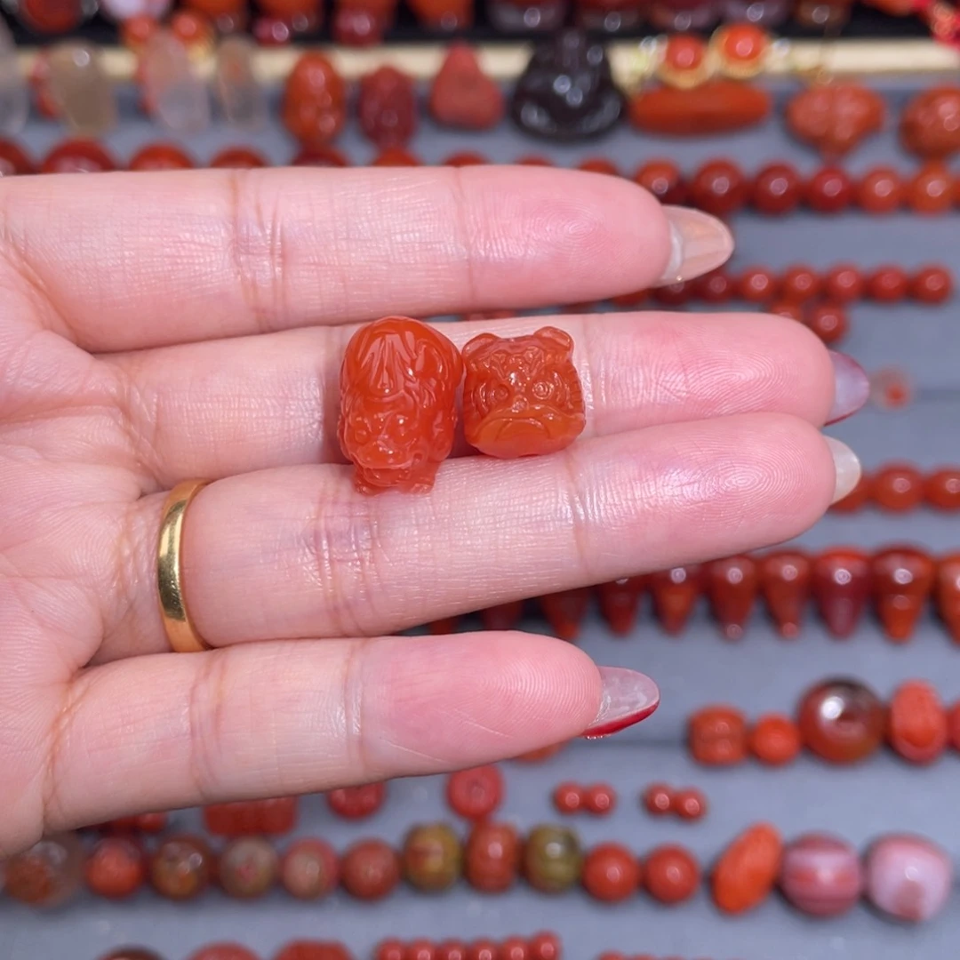 南红玛瑙貔貅醒狮未镶嵌嘉****学