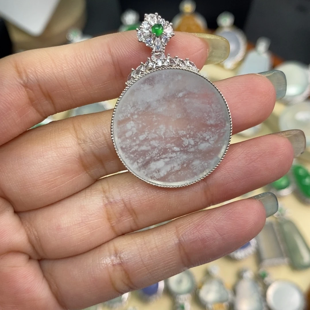 翡翠18K金镶嵌颈饰A货翡翠