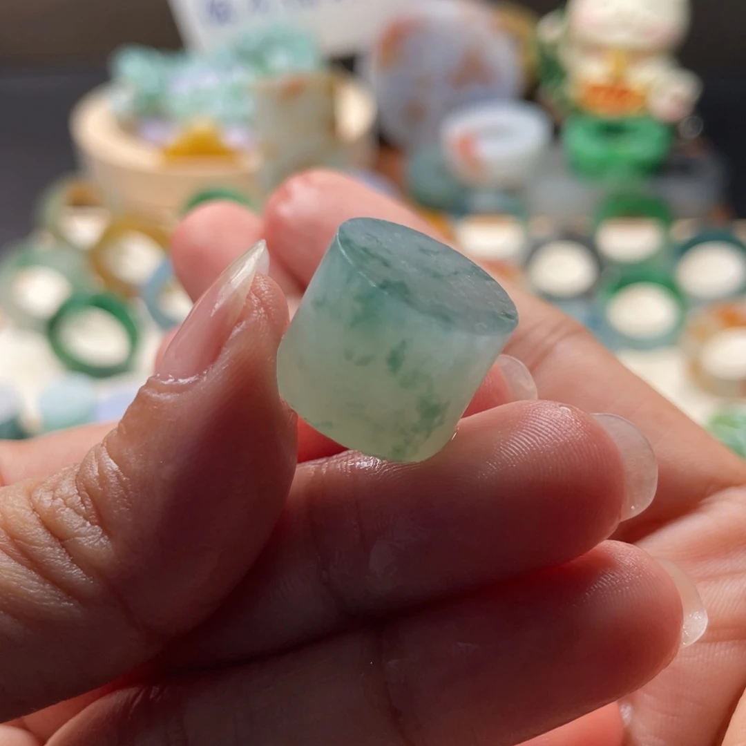 定制翡翠未镶嵌冰飘花桶珠