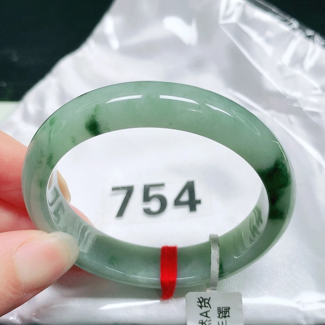 翡翠未镶嵌手镯（贵妃镯）57 号翡翠手镯