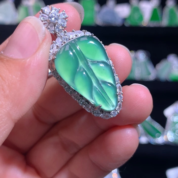 【闪购商品】颈饰银S925镶嵌翡翠天然翡翠