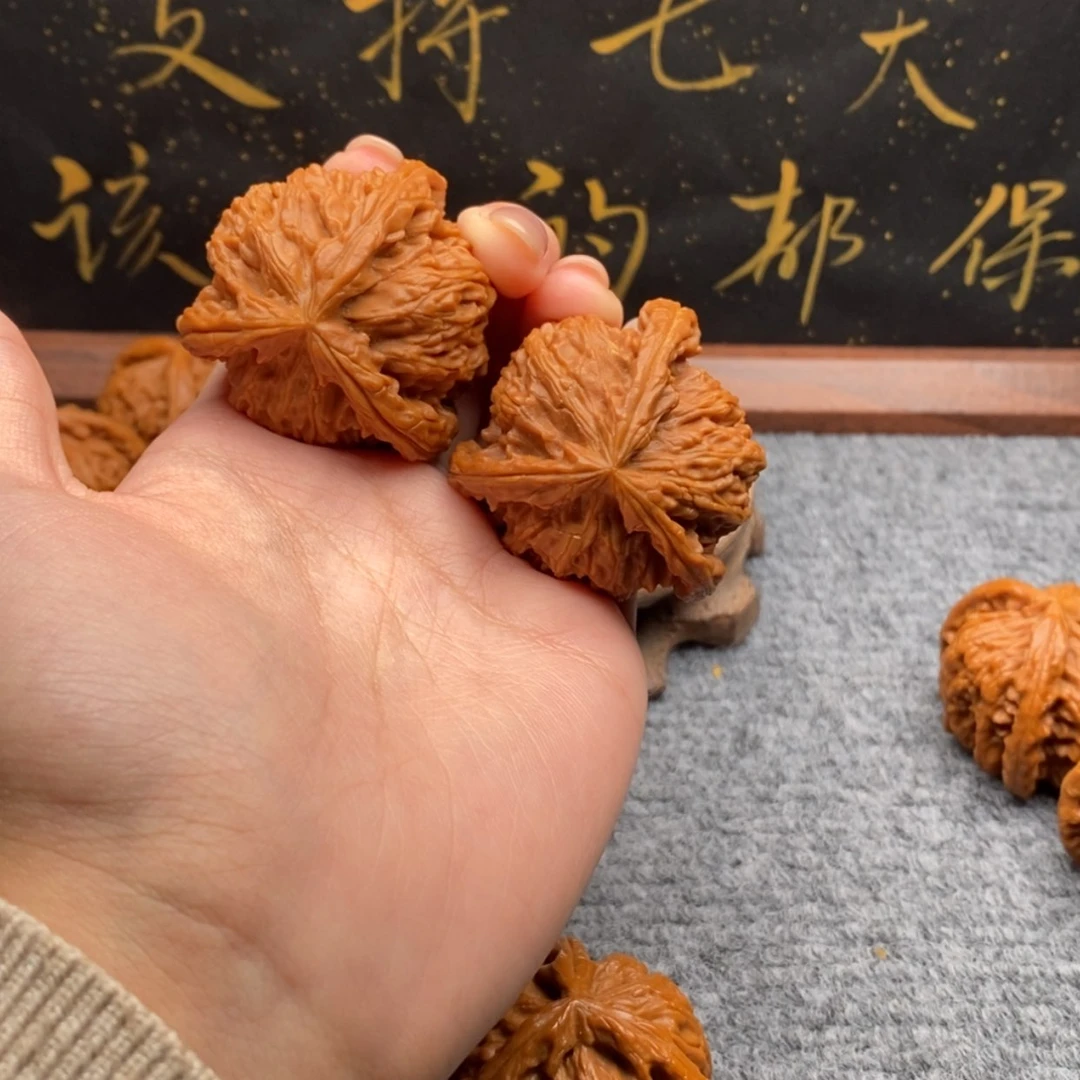 【闪购商品】吊坠文玩核桃钻****碳